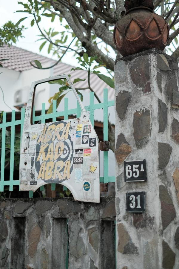 Abrakadabra 747 Daire Yogyakarta Dış mekan fotoğraf