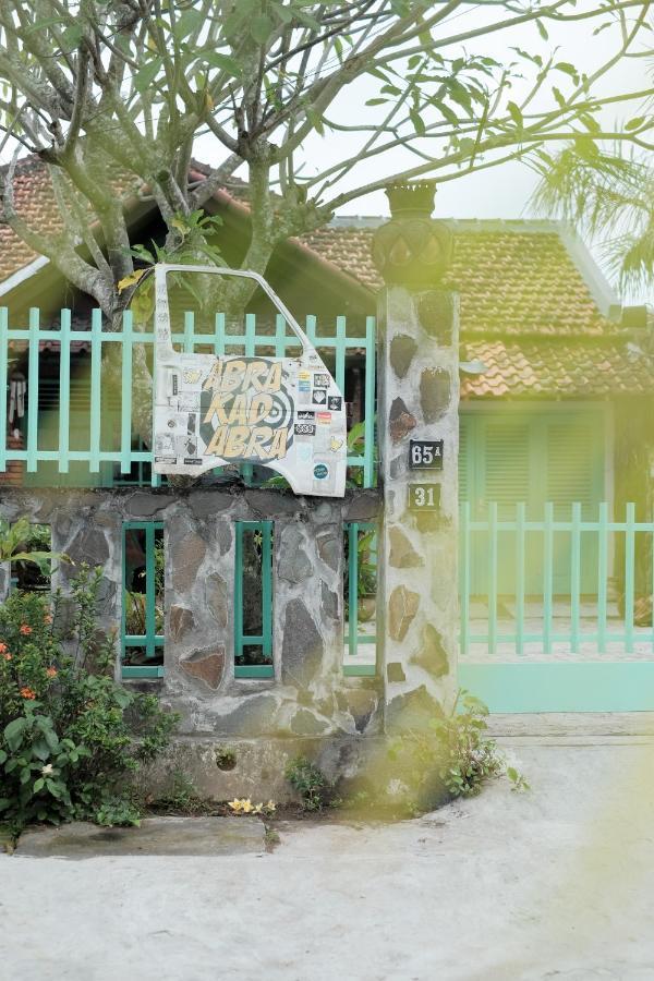 Abrakadabra 747 Daire Yogyakarta Dış mekan fotoğraf